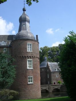 Bergen : Kasteel Well, der runde Turm der Hauptburg